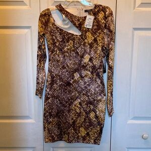 NWT Guess Cut out Dress . Size M